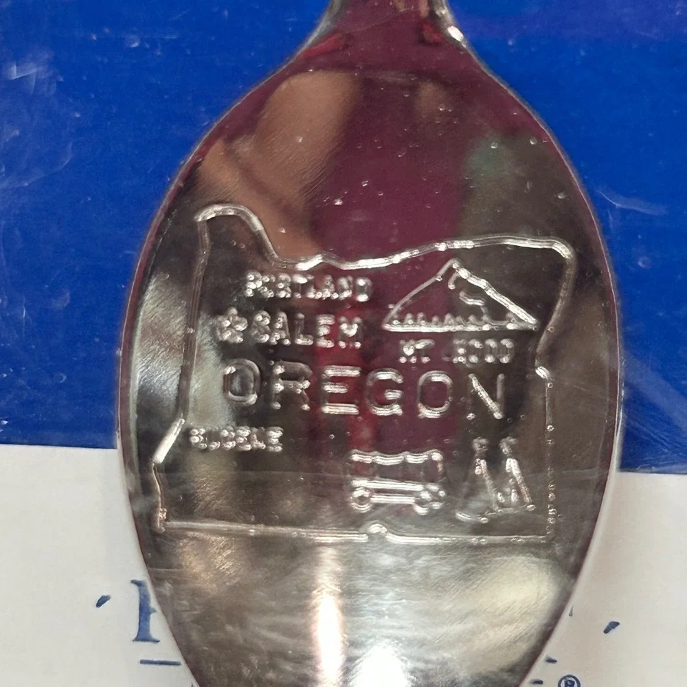 Oregon Souvenir Spoon‎ Yours To Remember Myrtlewood Tree Collectible